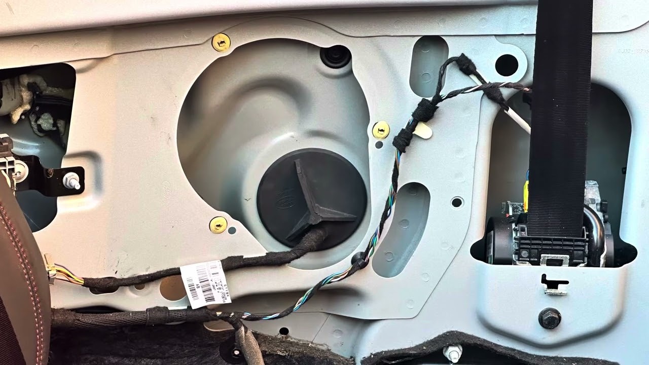 Range Rover Evoque Convertible - water in rear footwell problem