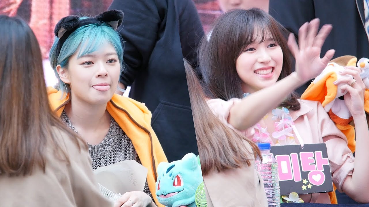 정연 JeongYeon (feat. Mina) : 트와이스 TWICE 팬싸인회 Fansign : 고양 스타필드 180429