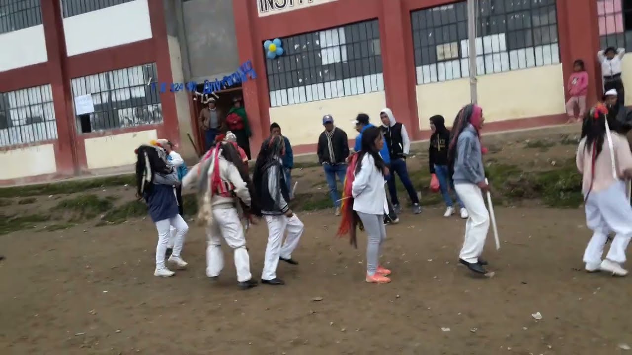 EN LA I.E.I. CHONTA, LA  I.E.I. MAYNAS-MARÍAS  2018 (PARTE 4) ENSAYO DE LA DANZA ACHA RUKU DE MAYNAS