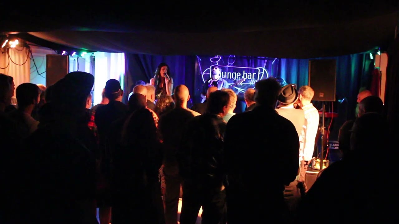 Courtney Hadwin at The Lounge Bar, Alton: 13th Feb '26