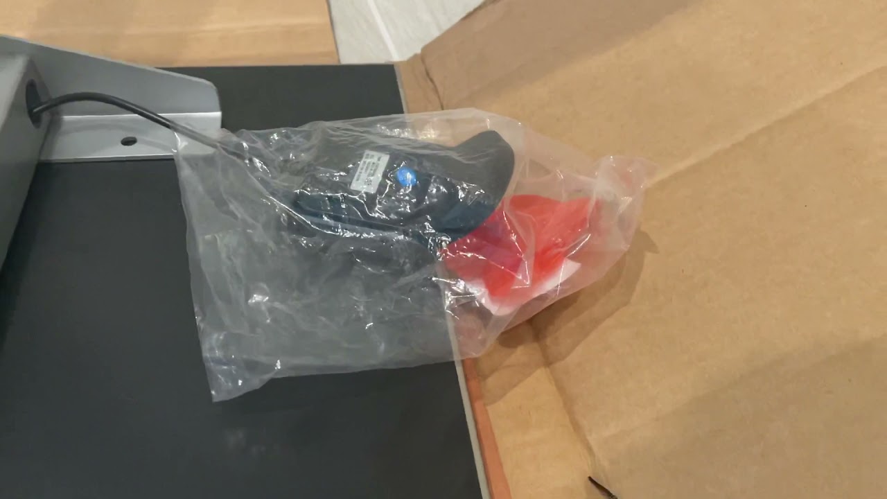 Deskhaus Apex Pro assembly - cable management hack