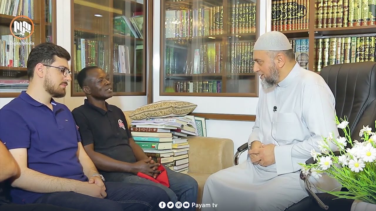 گەنجێکی خەڵكی (غانا) له‌ مزگه‌وتی حاجی یونس عەزیز له‌ هه‌ولێر مسوڵمانبوونی خۆی ڕاگەیاند