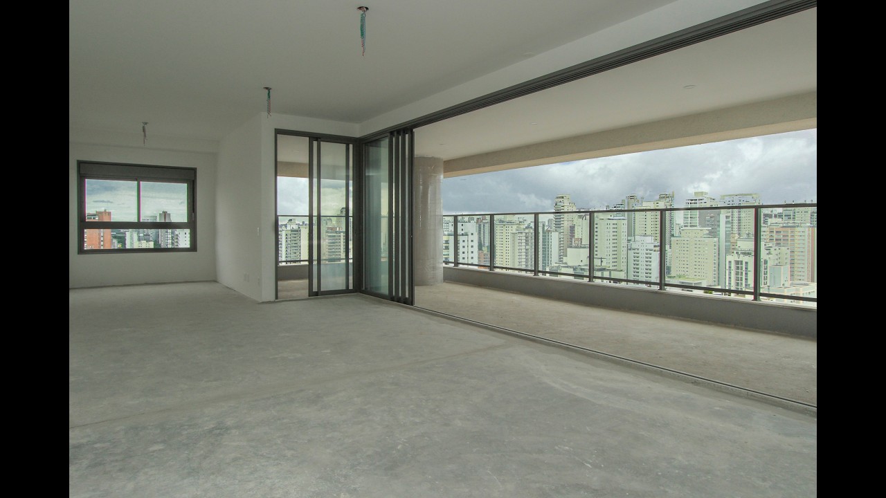 Balkon Campo Belo   211 m²    3 suítes   Andar Alto   Novo
