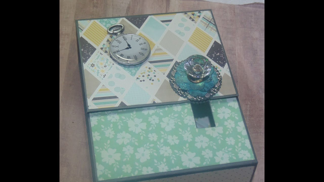 Memory box with slide lock closure
