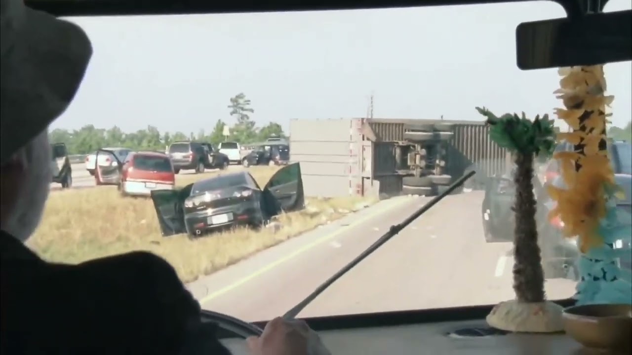 The walking dead - Group got stuck in a Roadblock