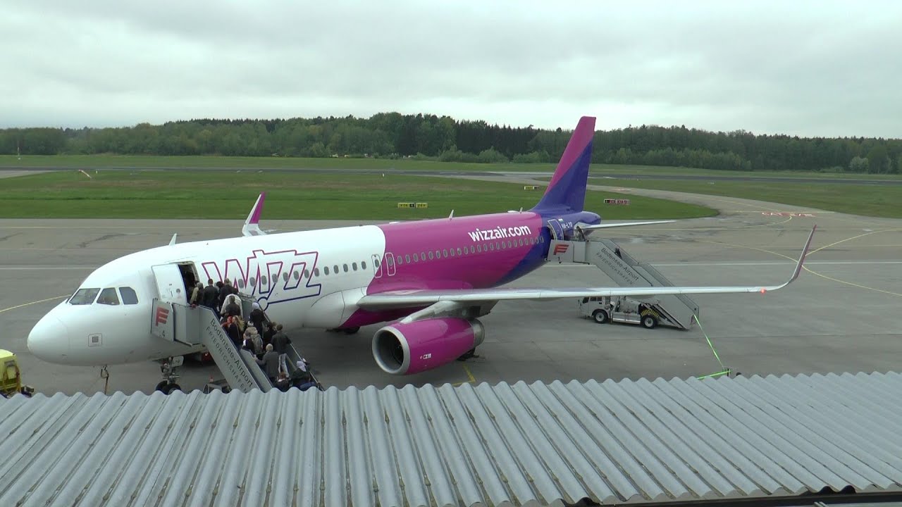 [HD] Wizz Air Airbus A320-WL arrival & departure at Friedrichshafen Airport - 01/05/2016
