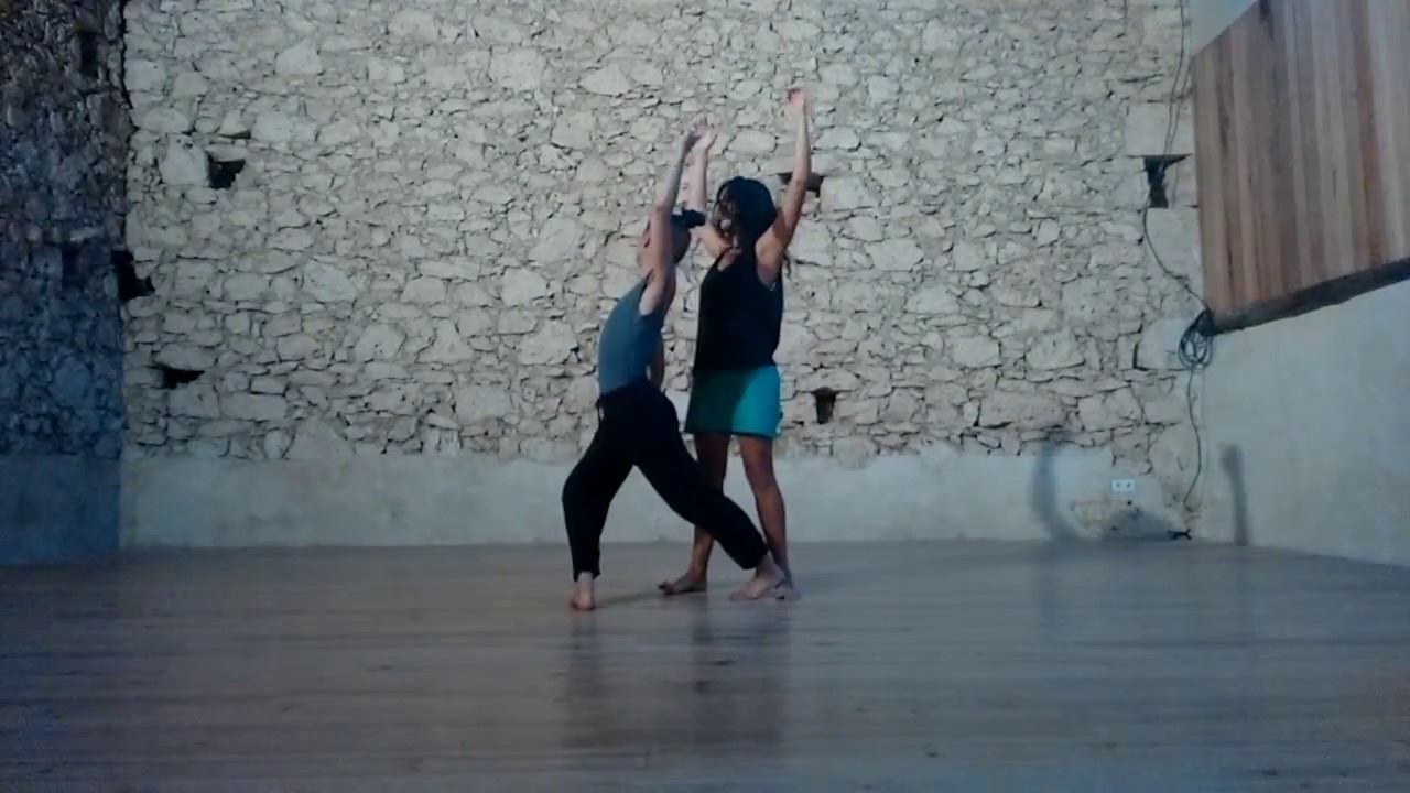 Olaya Aramo y Eva Yufra - Contactango - At&iacute;pica