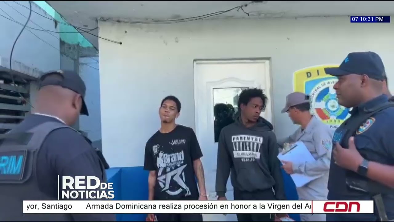 Apresan dos jóvenes por robo de baterías en Villa Altagracia