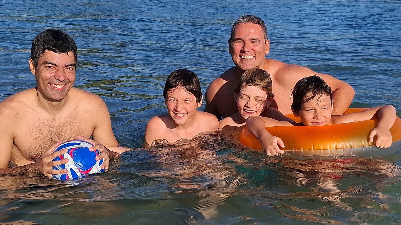 Praia de Guaecá com tio Paulinho