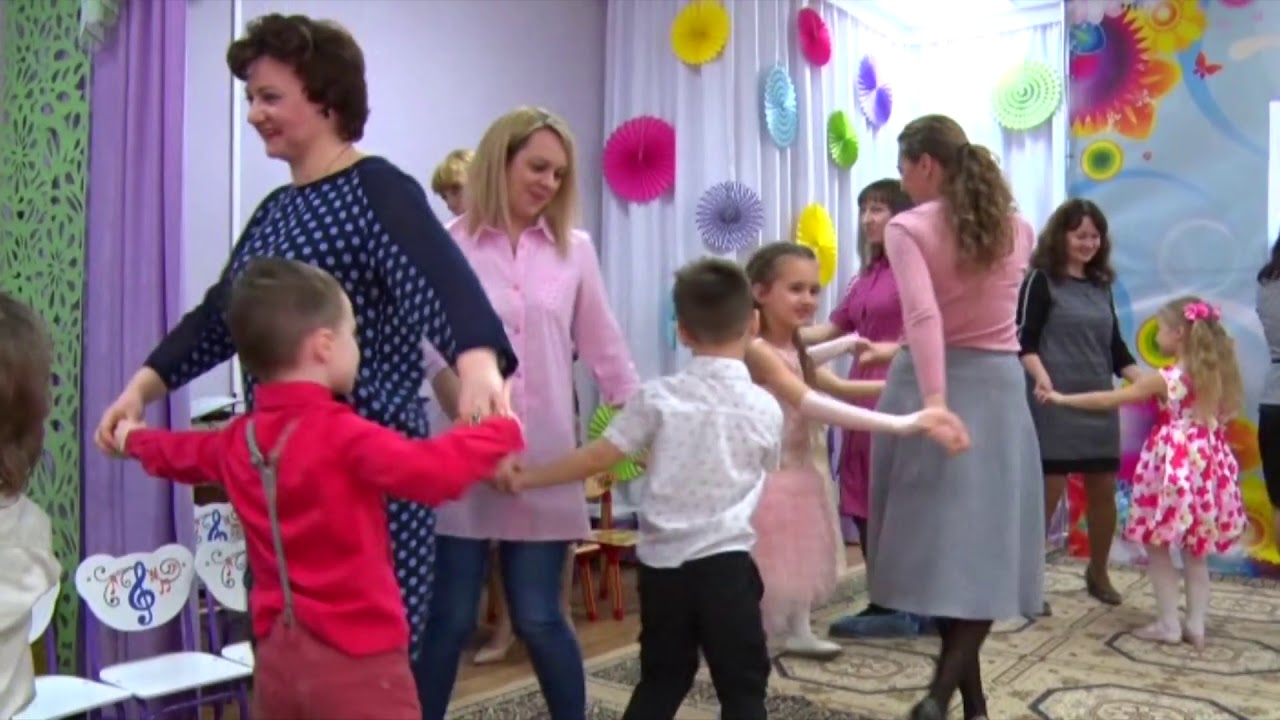 Танец с мамами на 8 марта 