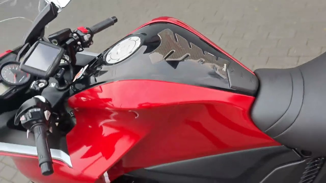 Honda vfr 1200 z przebiegiem 15tys km w firmie sylwmoto ilawa