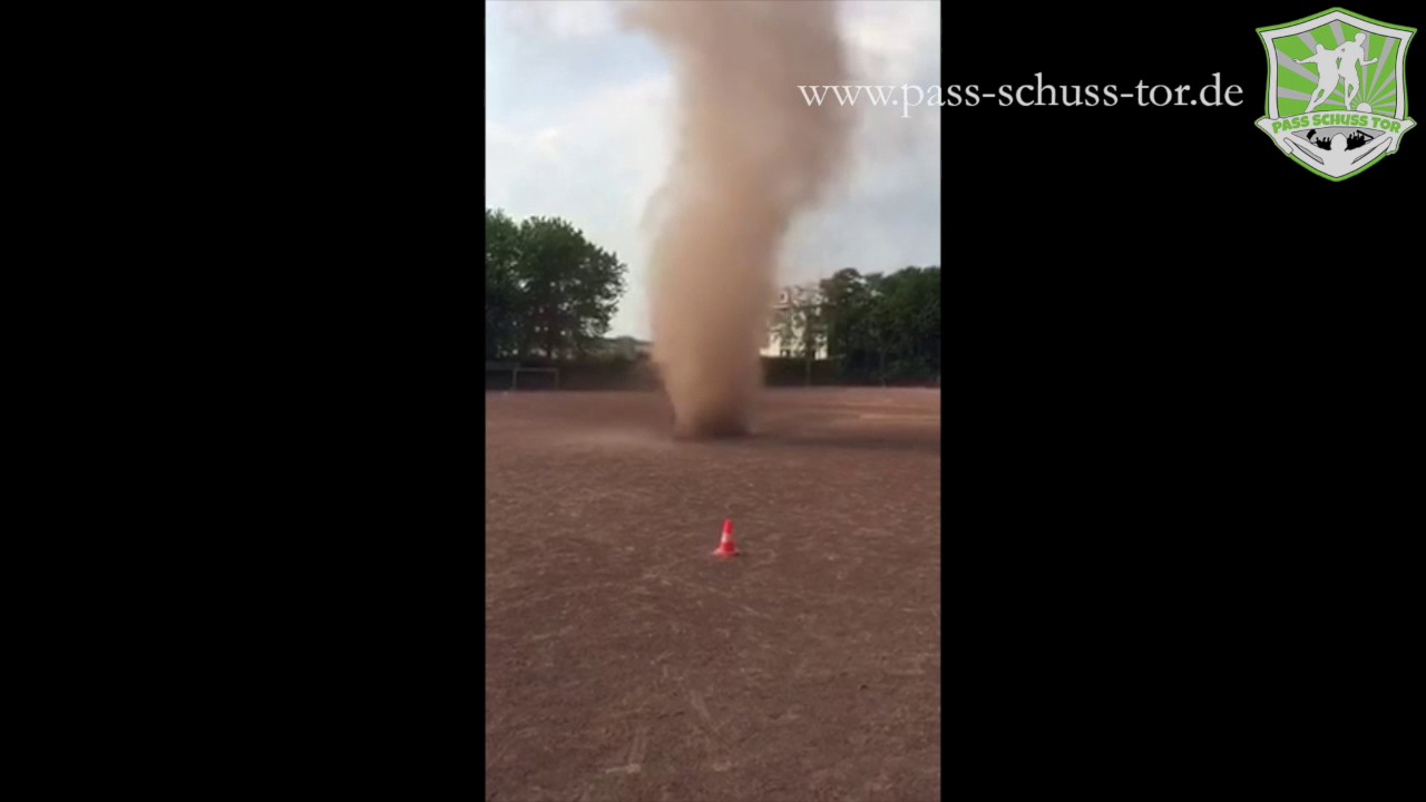 Windhose bei SV RW K&ouml;ln-Zollstock 05 e.V. | Pass Schuss Tor