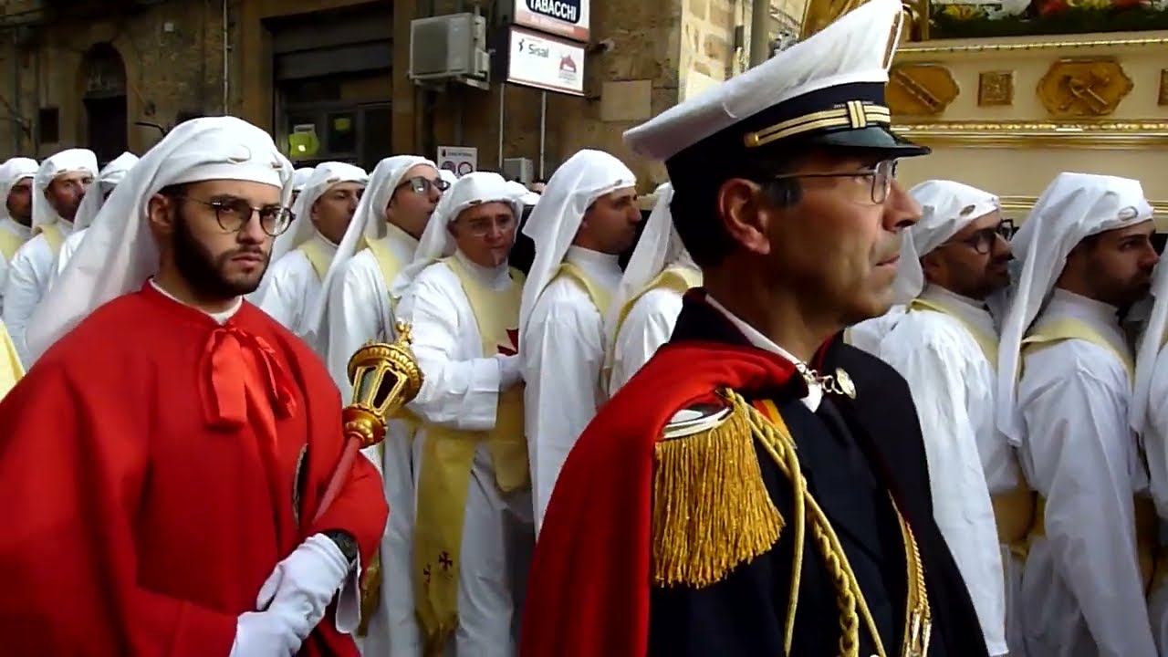 ENNA - LA SOLENNE PROCESSIONE DEL VENERDI' SANTO