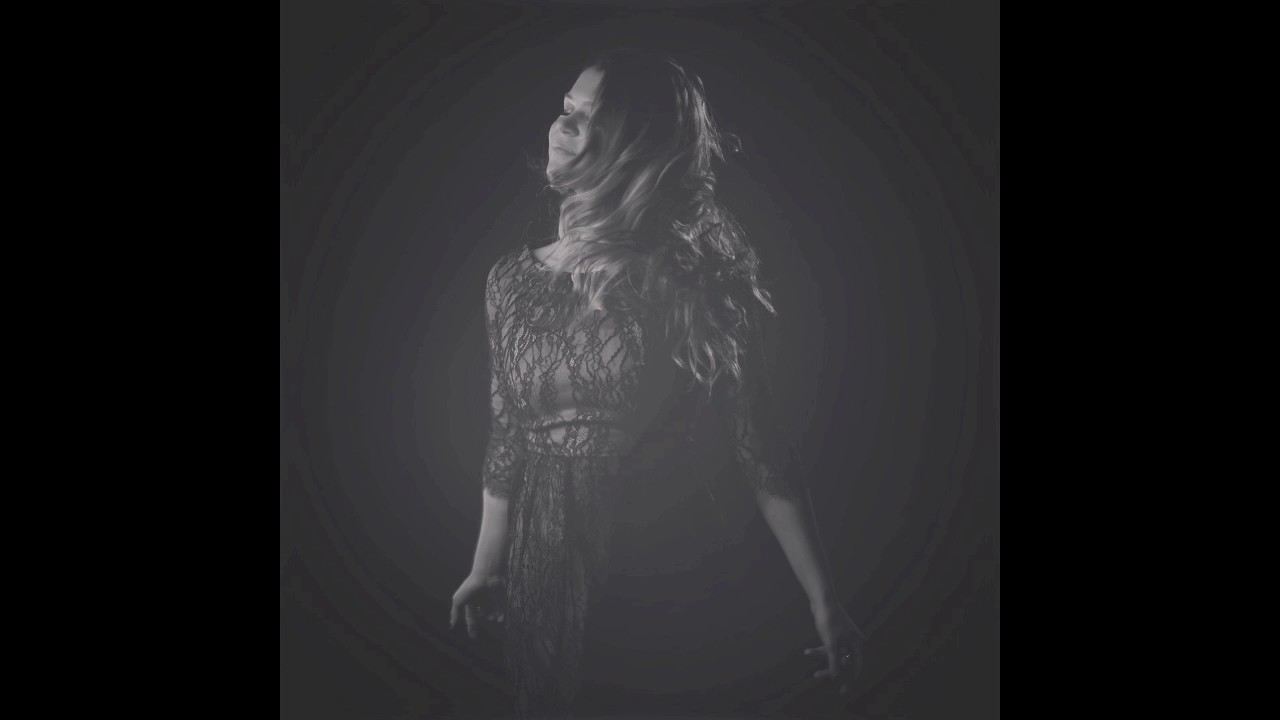 Mimi Page - Aniron ( Enya Cover) [Lord Of The Rings]
