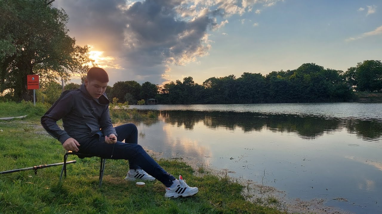 Pecanje bele ribe na Bosutu.