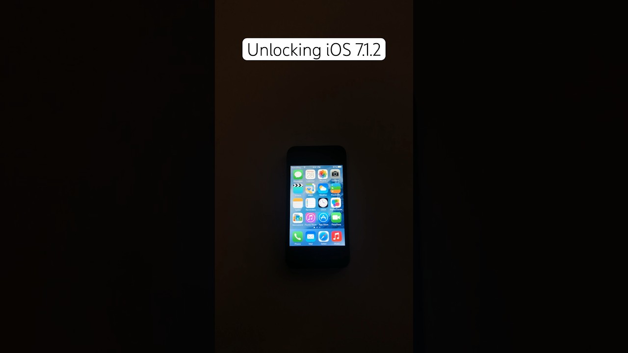 iOS 7.1.2 on an iPhone 4 from 2010 #apple #iphone #vintage #ios #iphone4 #ios7 #shorts #shortvideo