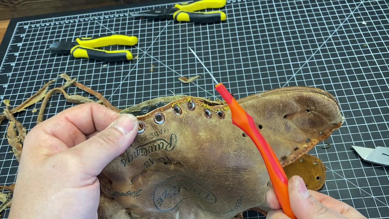 New Biding on a Super Old Rawlings Trapeze Glove!!