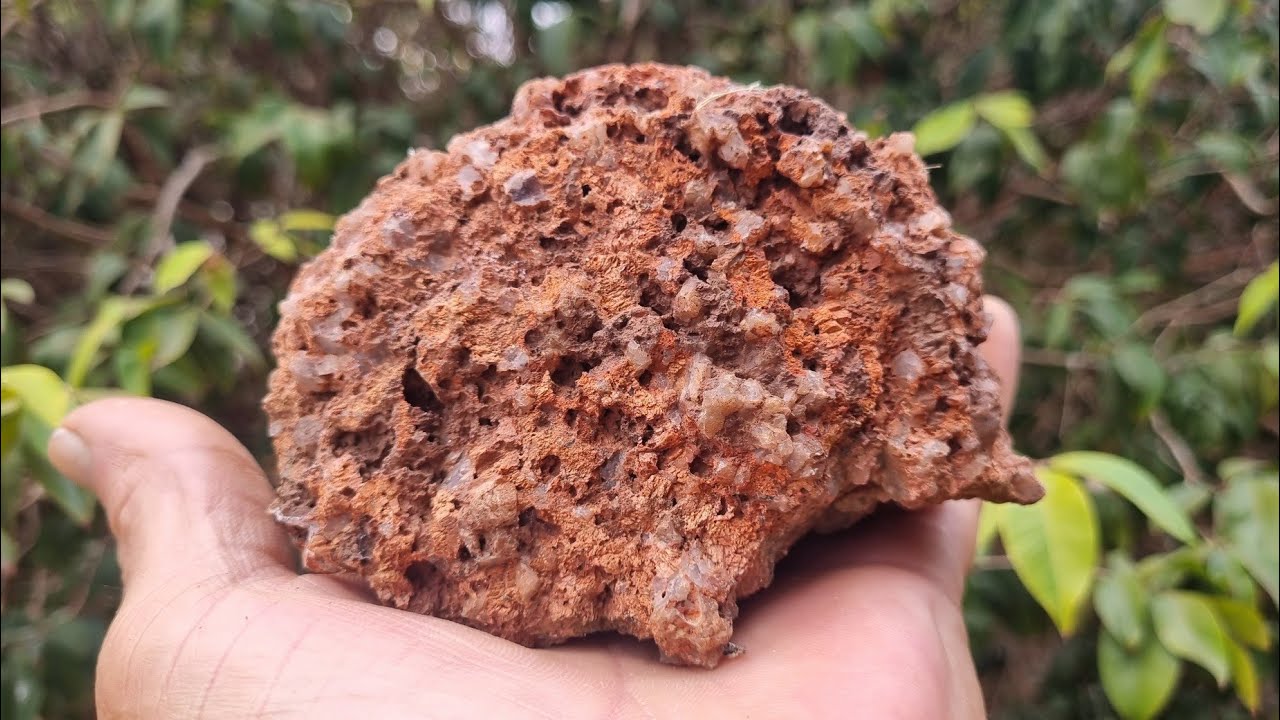 A PEDRA MAIS CARA DO MUNDO (PODE CHEGAR A MILHÕES DE DÓLARES)