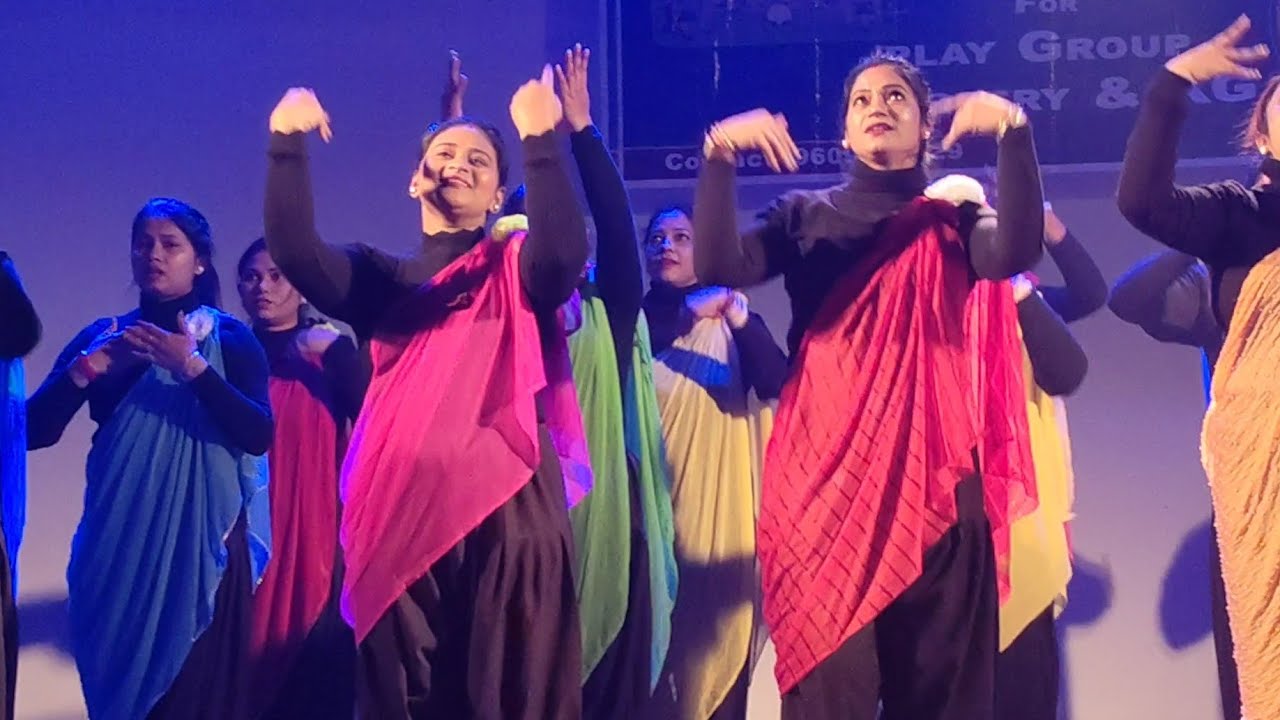 Mom's first stage performance 💝💝 #youtubevideos #youtube #performance 
