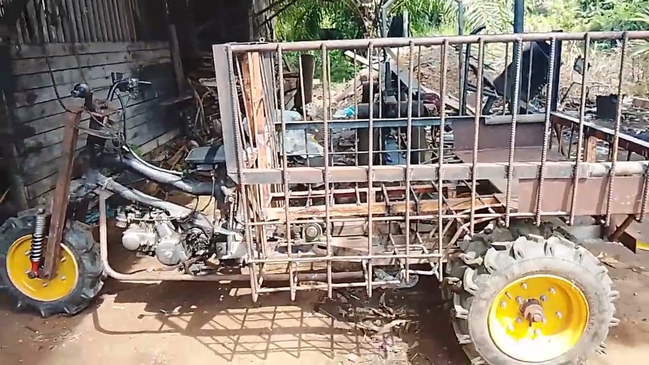 HONDA RAKITAN MELANGSIR BUAH SAWIT