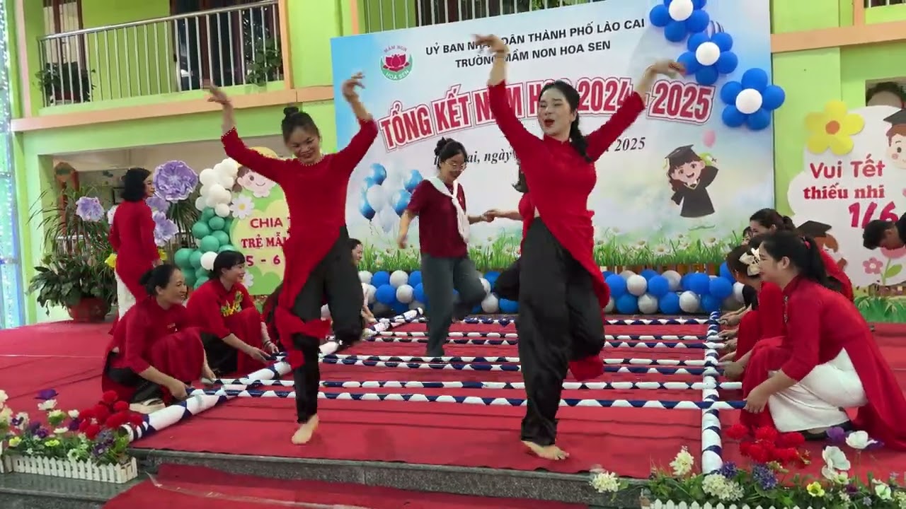 Nhảy Sạp – Vũ Điệu Đặc Sắc Của Người Tây Bắc. NÉT ĐẸP ĐƯỢC GHI LẠI CỦA CÁC CÔ GIÁO