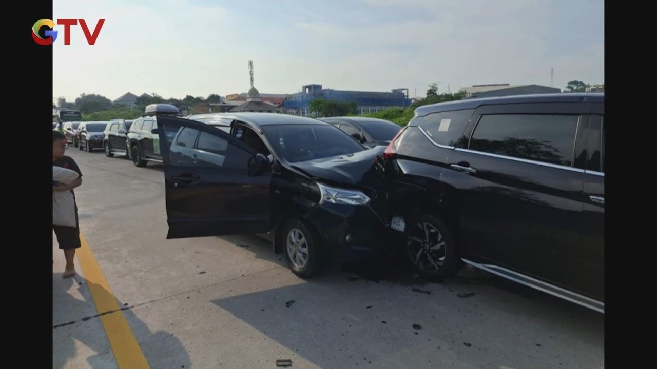 [Indonesia 24 Jam] 4 Mobil Pemudik Terlibat Kecelakaan Beruntun di Ruas Tol Semarang - BIS 09/04