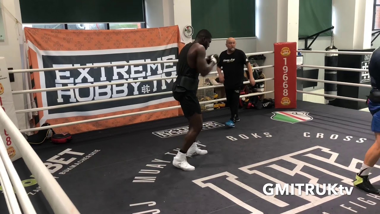 Andrzej Gmitruk Izu Ugonoh trening Legia Fight Club 17.11.2018