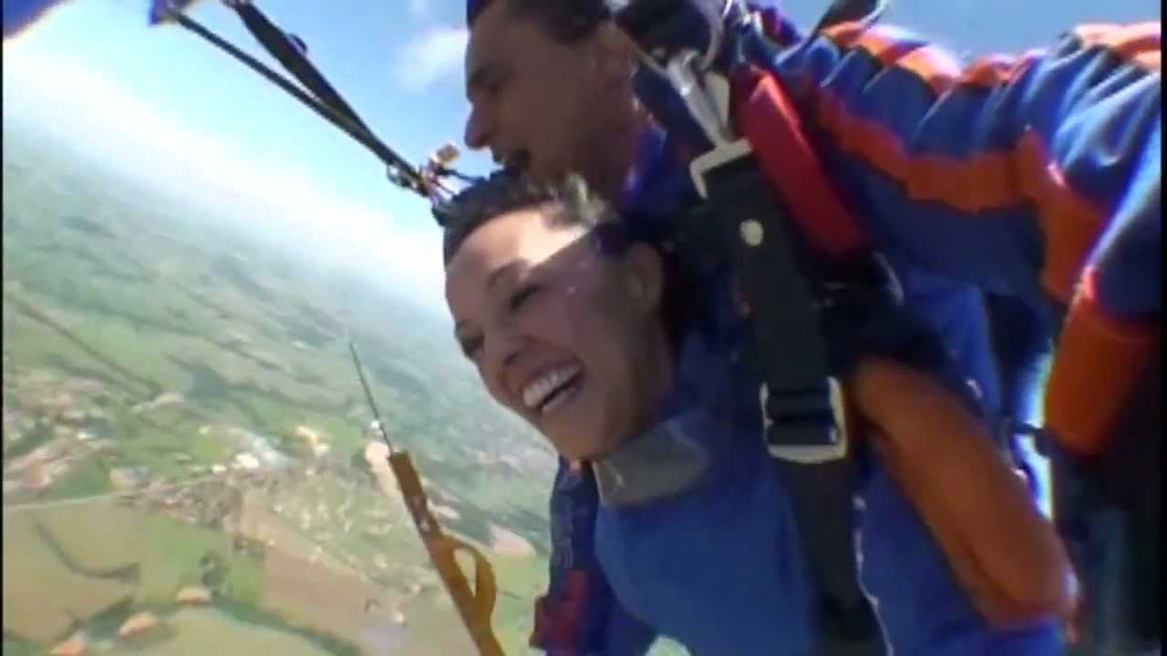 Tarcila First Skydive Jump - Primeiro Salto de Paraquedas da Tarcila