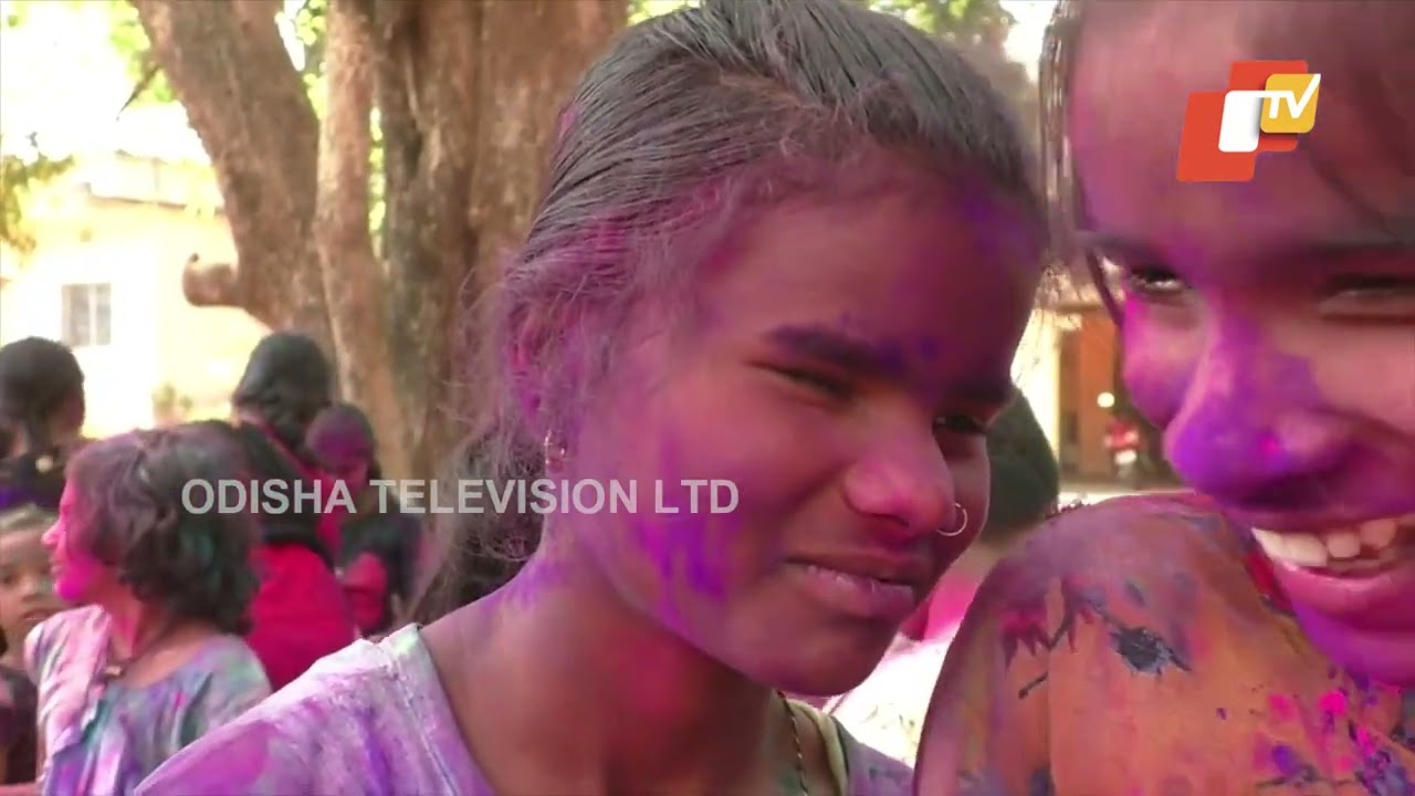 Divyangs Celebrate Holi In Bargarh