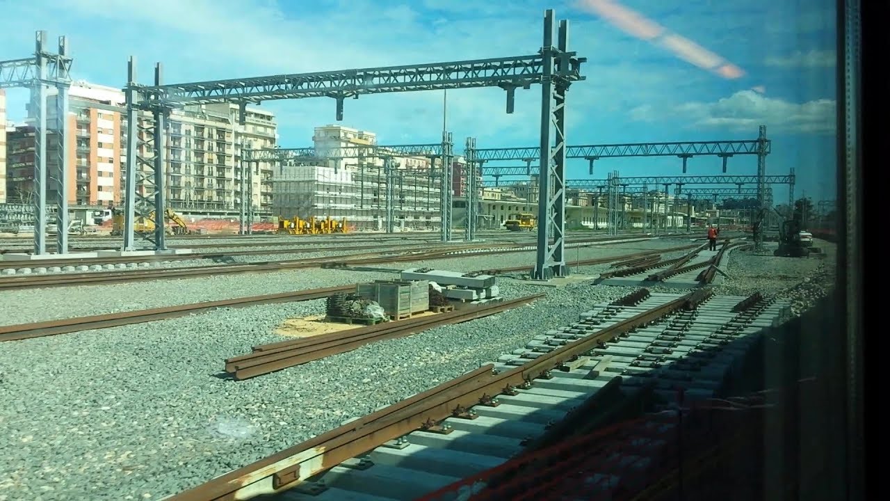 Il grande cantiere del PRG di Bari Centrale visto dal treno (2)