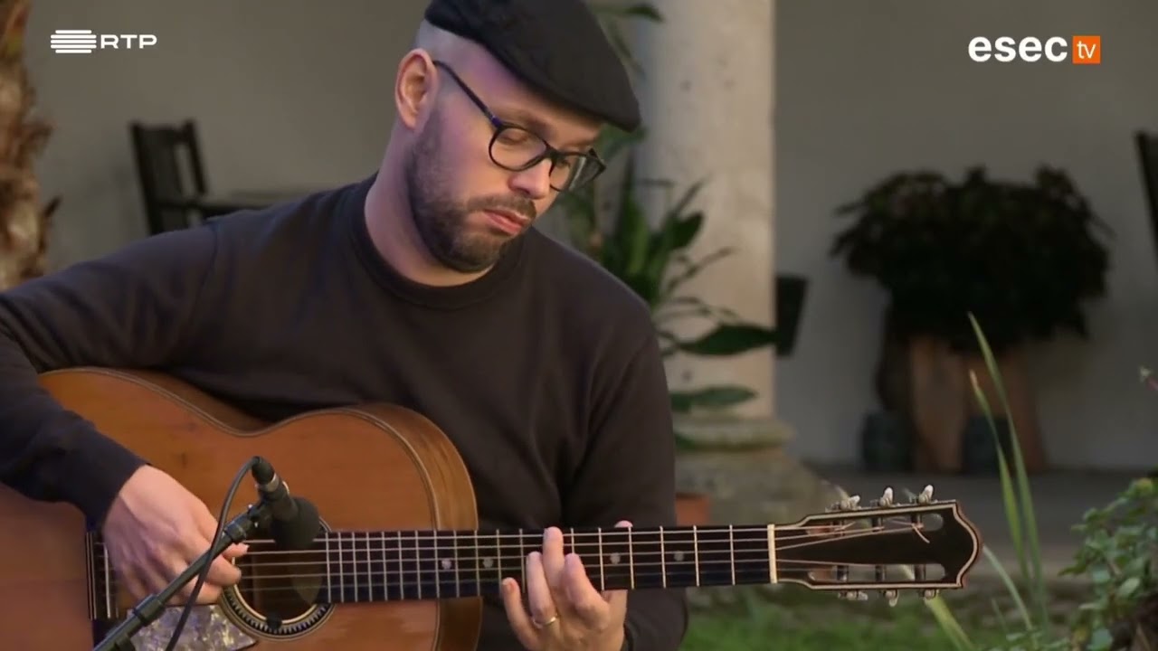 Melodia para Paredes, Ricardo Silva