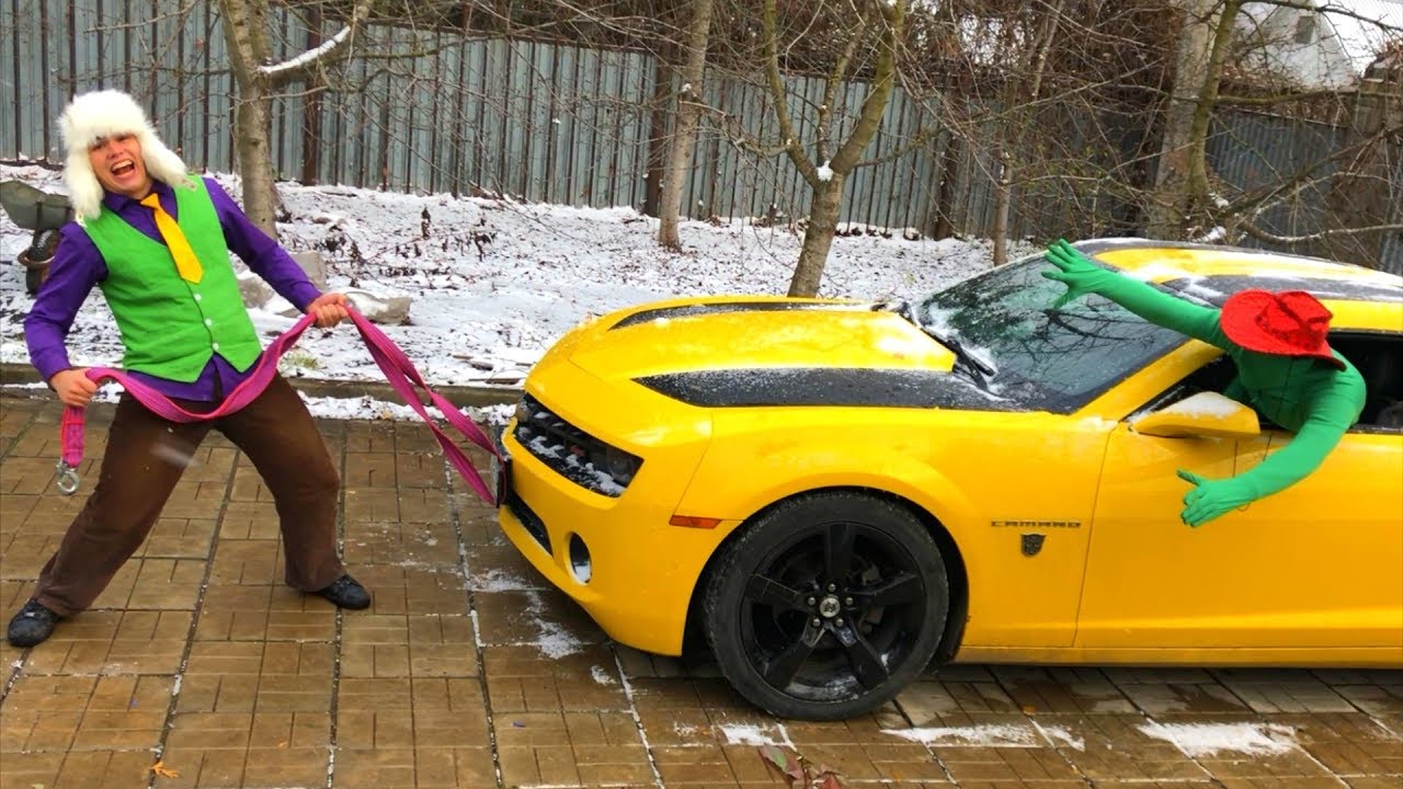 13+ Green Man on Broken Chevy Camaro & Mr. Joe Hauls Car with Rope