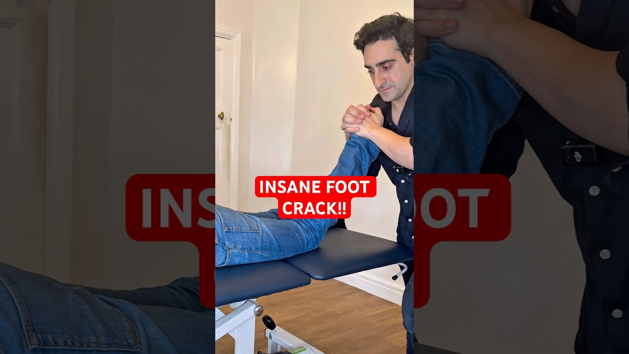 EXTREMELY LOUD AND SATISFYING FOOT CRACK!! #asmr #satisfying #osteopath #chiropractic