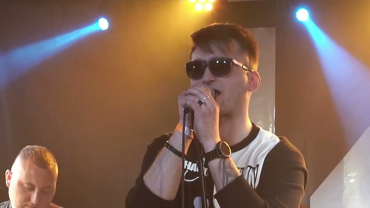L4 -  Mała (Live)