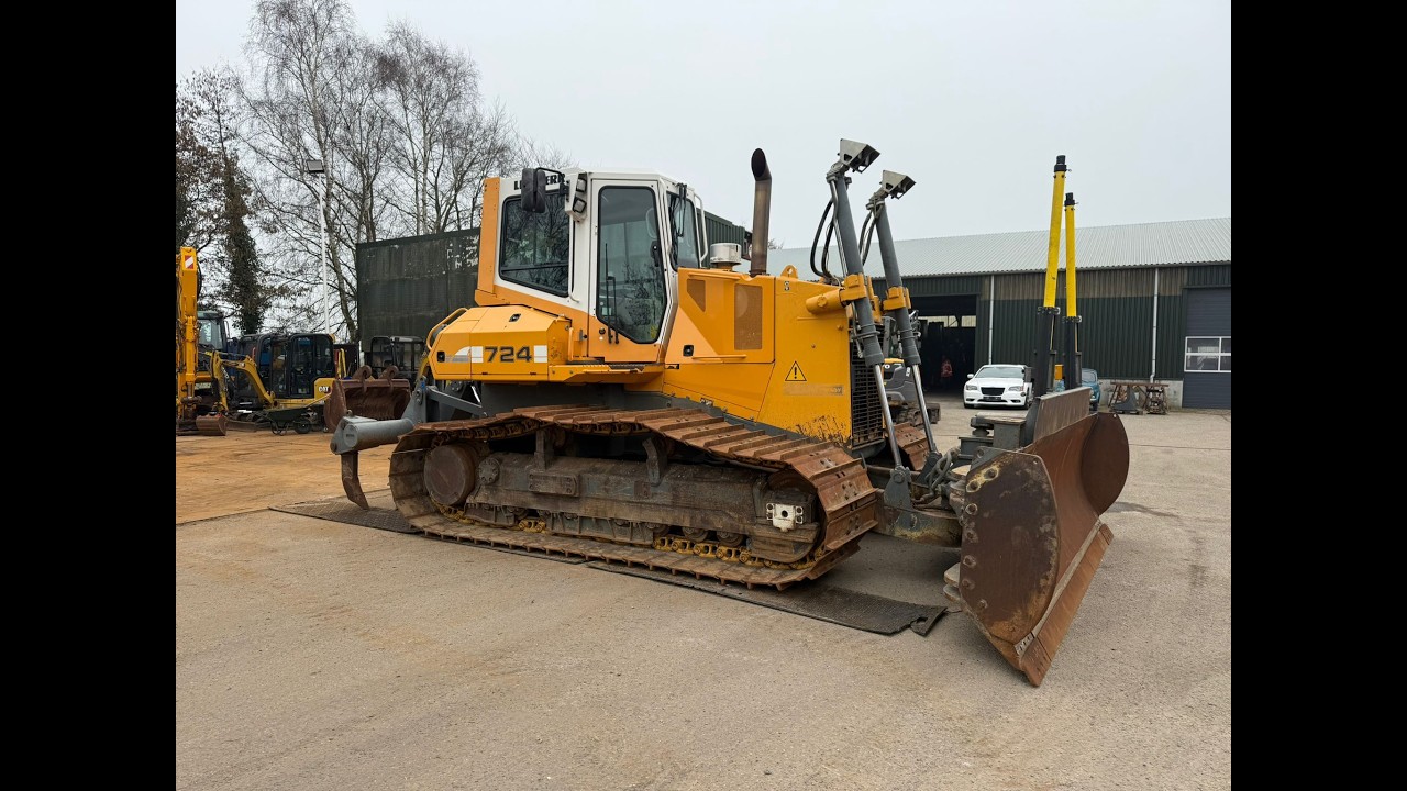 25.037 - Offered for sale! Liebherr PR724 bulldozer