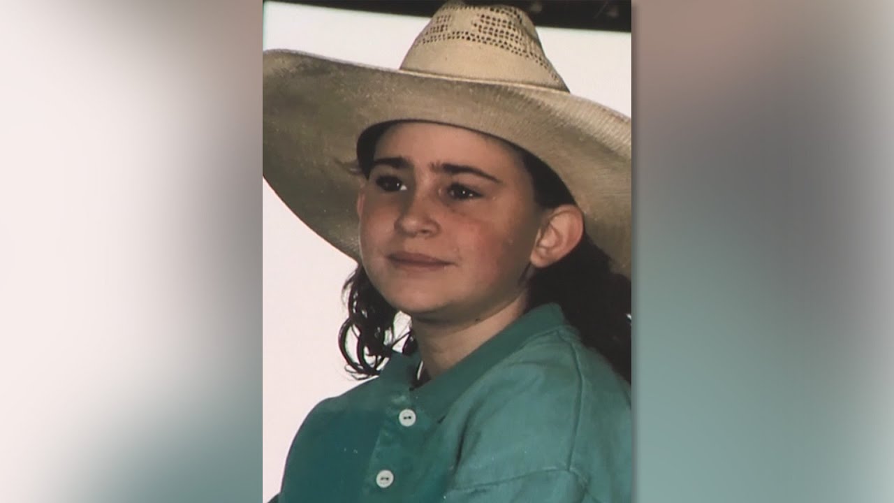 Austin detective shows how victim cracked yogurt shop murders | 'Her fighting back'