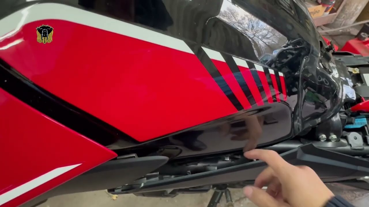 How to remove the left front fairing on a Honda CB500 X 2022