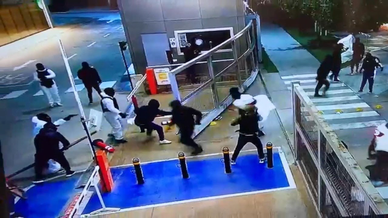 Delincuentes protagonizan millonario robo a bodega de celulares en Renca: $100 millones en artículos