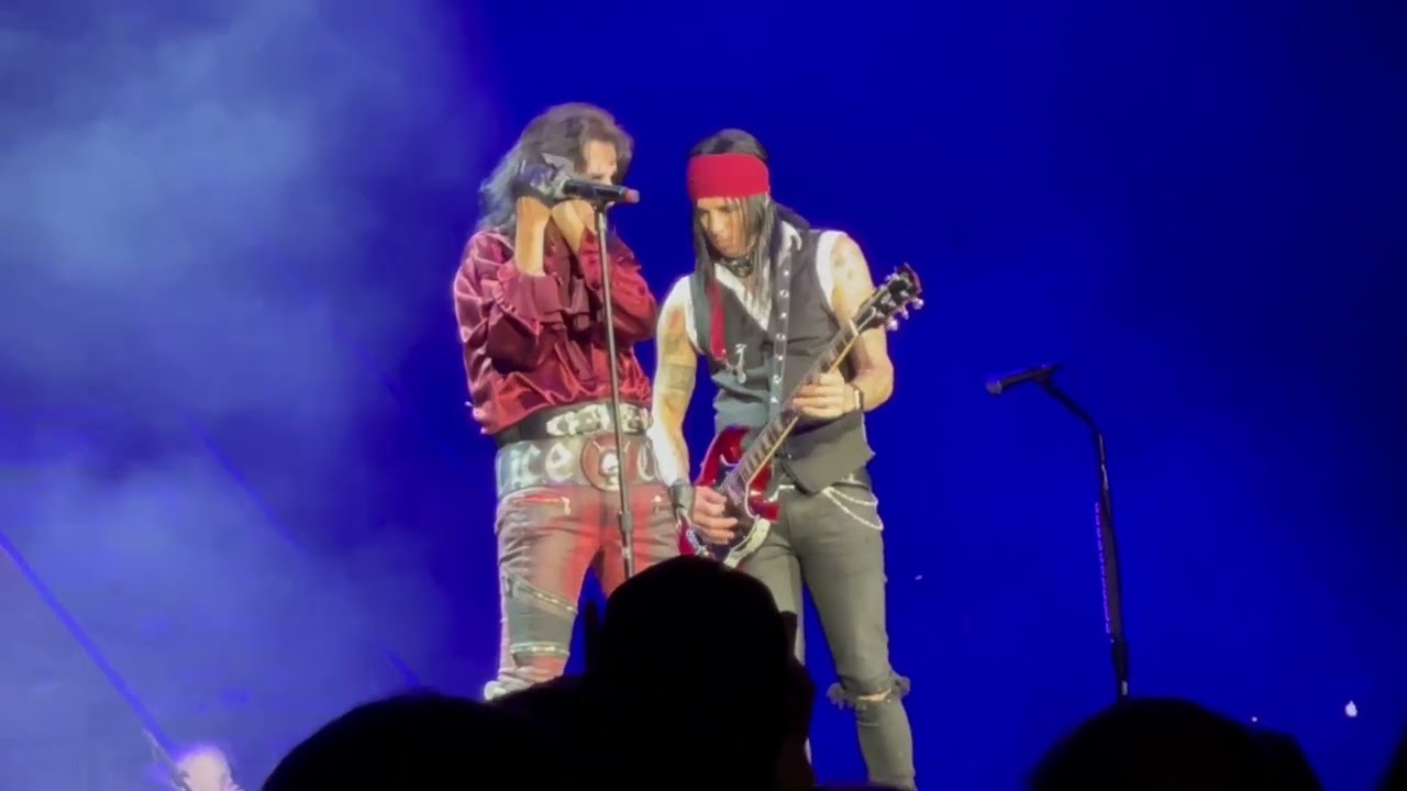 ALICE COOPER - FALLEN IN LOVE Opened By Tommy Henriksen & Alice on Harp at Hard Rock Live Orlando