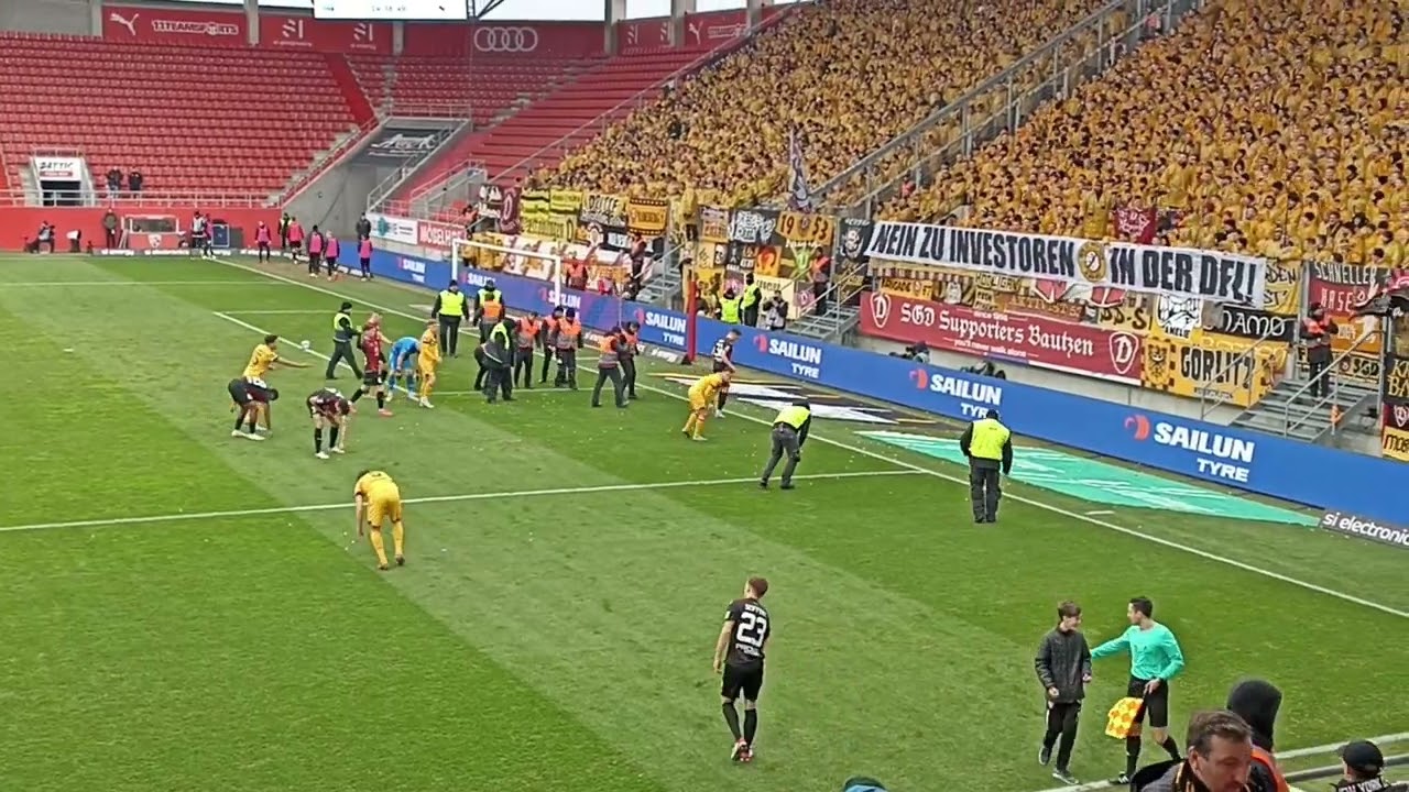 FC Ingolstadt vs. SG Dynamo Dresden, Choreo, Pyro, Support