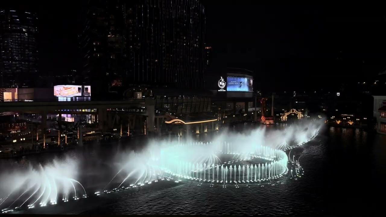 Wynn Palace Performance Lake - Be our guest (Balcony View)