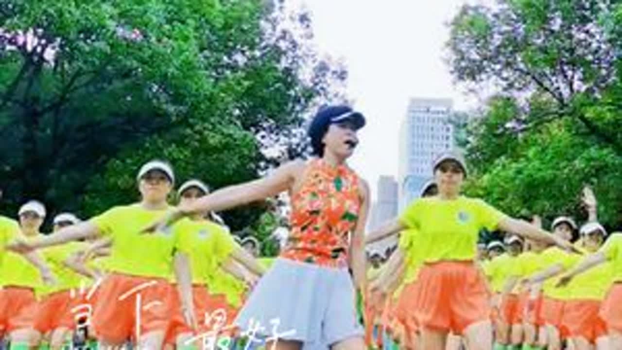 #梦中新娘 谁点的新娘，她来了，娶走吧💃💃💃#乖乖原创健身操