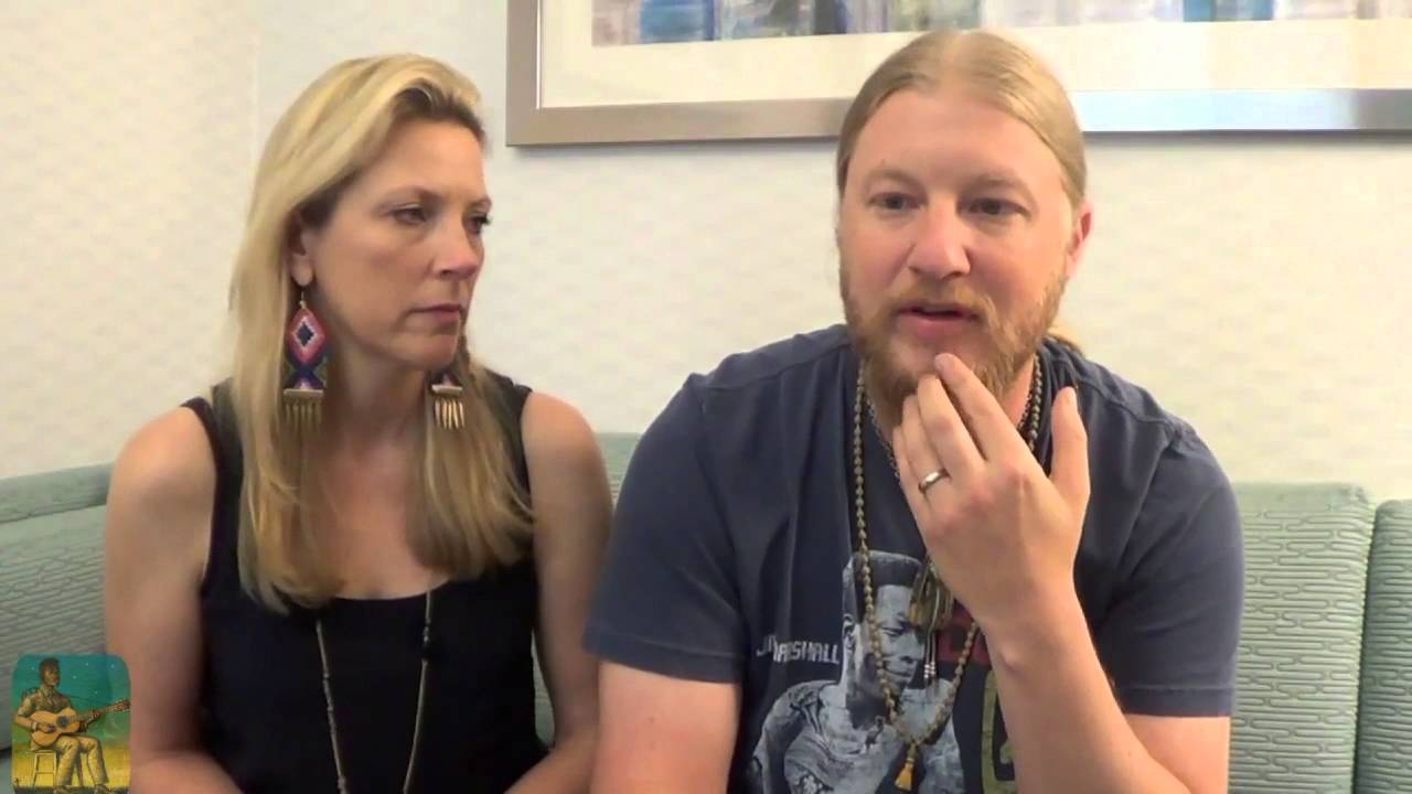 Derek Trucks & Susan Tedeschi - Keep Your Lamp Trimmed And Burning