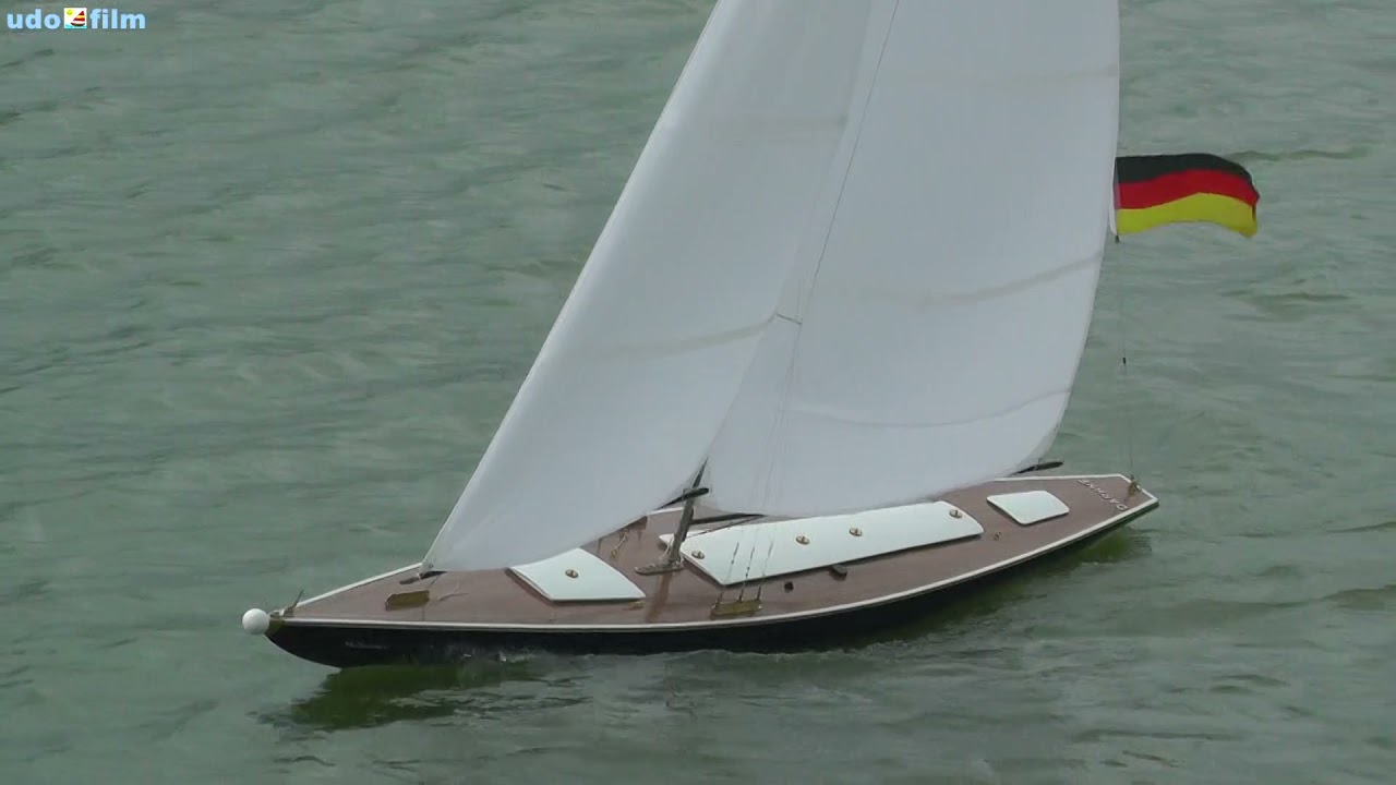 Big RC Sailboat Daphne: Dismasting in Rethmar