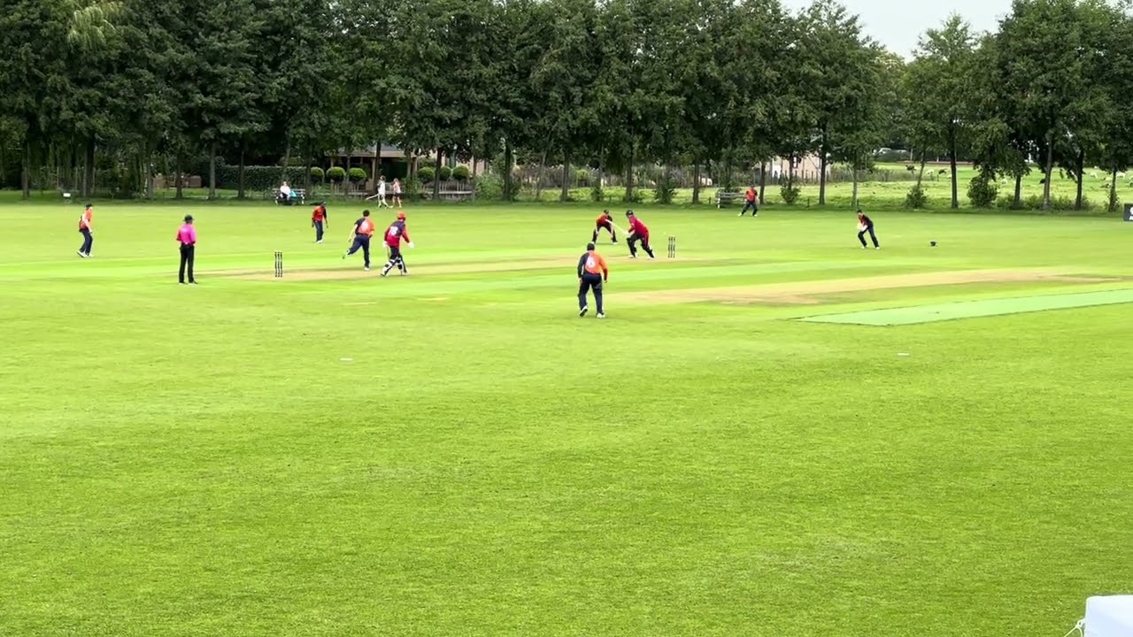 World Cup Qualifier U19: Netherlands bowling - Jersey