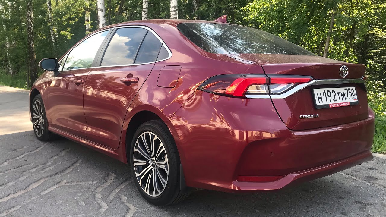 Разгоняю Toyota Corolla по трассе - это ж премиум, но где мотор?
