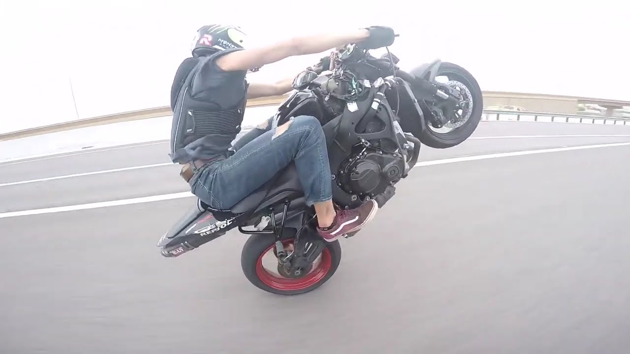 How to wheelie like MaxWrist!!