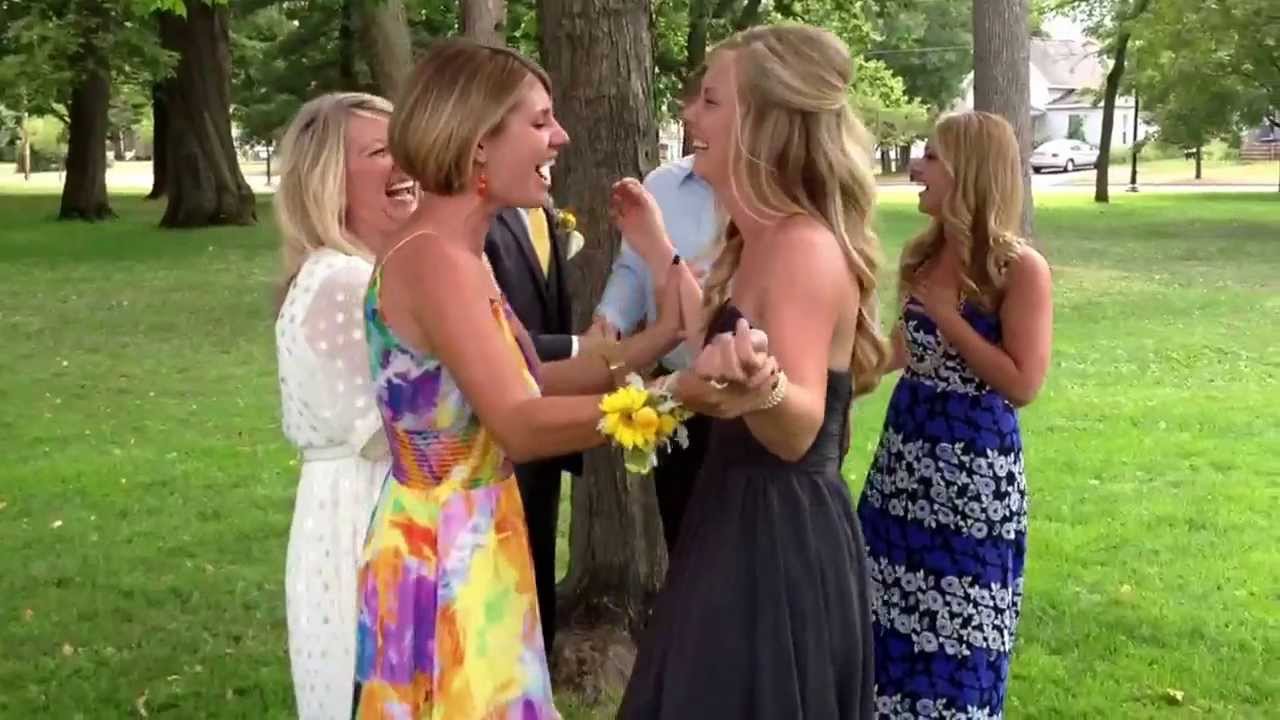 How to Announce a Pregnancy: Say Cheese Pregnancy Announcement!