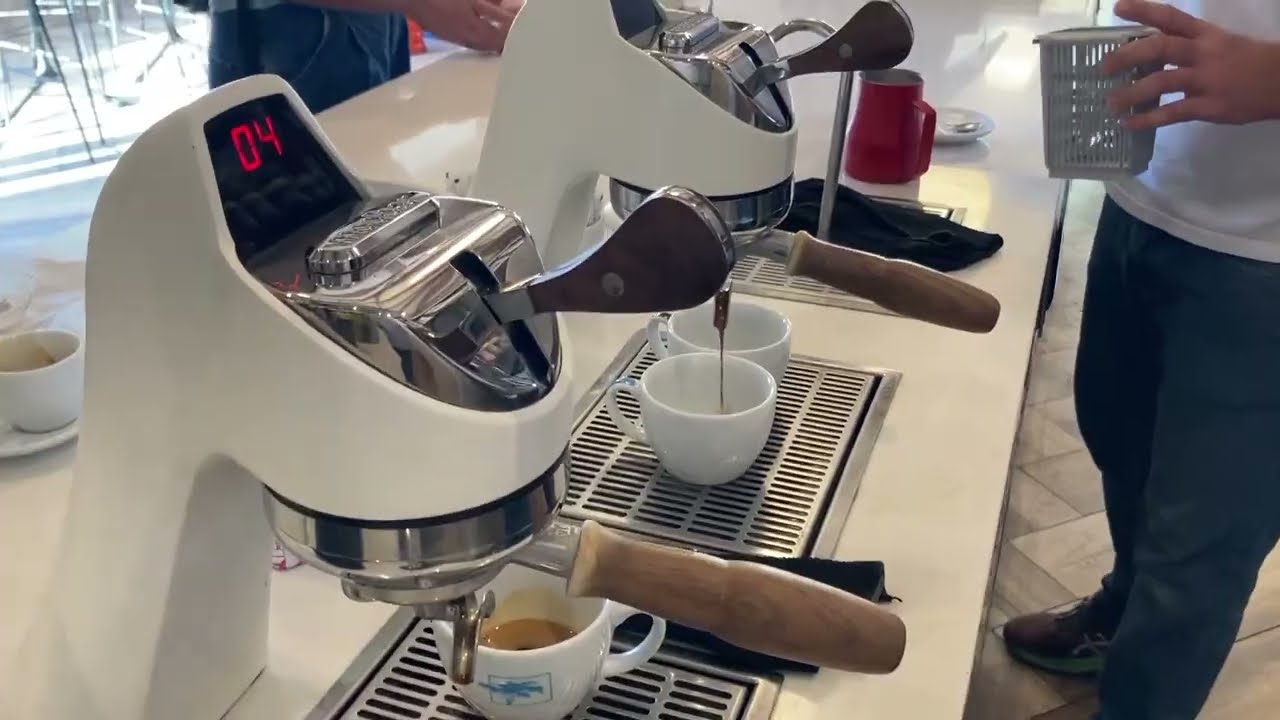 2 CAPPUCCINI at CELLI'S : La Marzocco MODBAR state of the art Italian coffee machine ASMR Tuscany