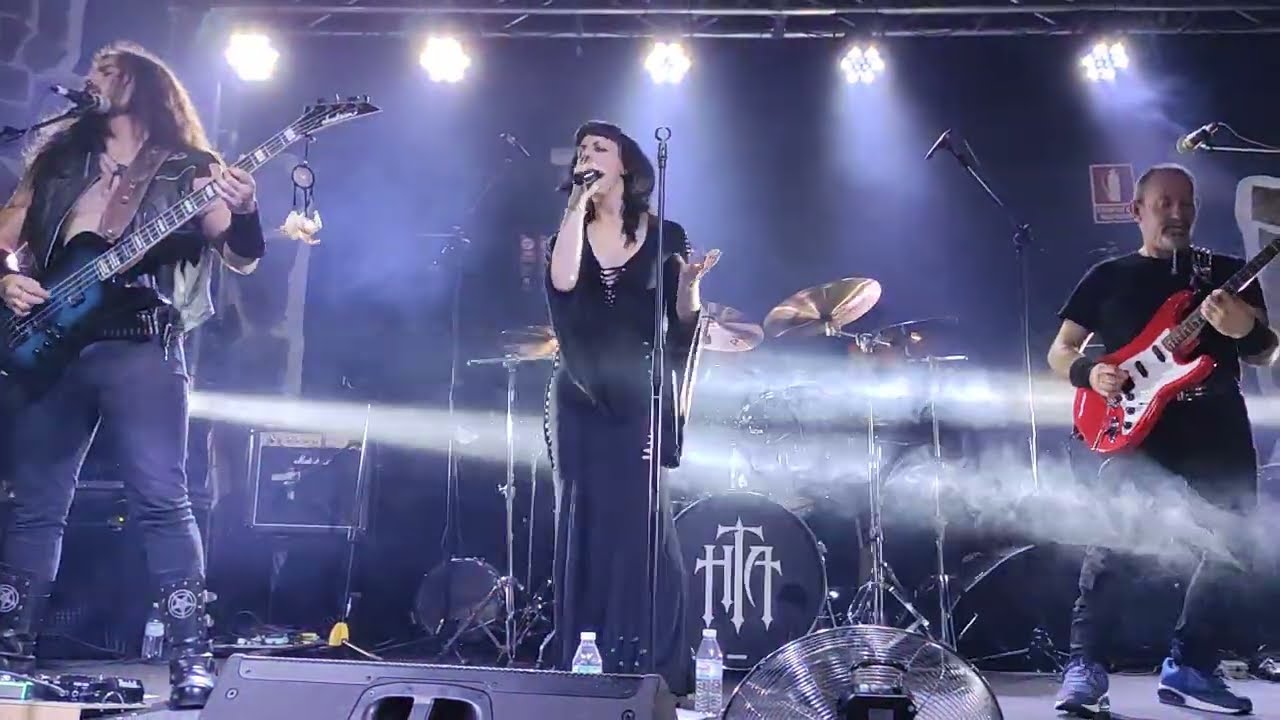 Haptica (Sandra, cantante): 'Out in the fields' (Gary Moore). Alcorc&oacute;n (Madrid). Domingo, 08/12/24